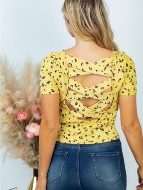 XL Crop Yellow Leopard-Print Crisscross Back Top